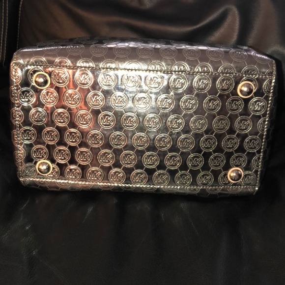 Michael Kors Authentic Michael Kors Bag - Picture 3 of 8